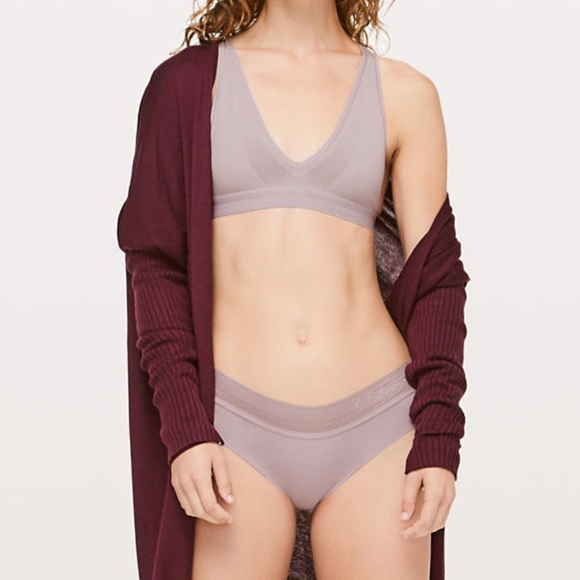 Lululemon A little bit closer bralette NWT SMALL - Picture 3 of 7